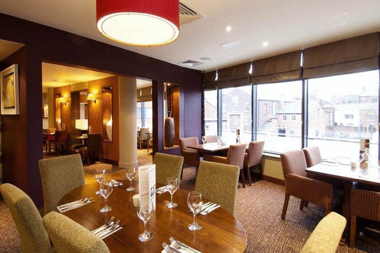 Premier Inn Preston Central Экстерьер фото